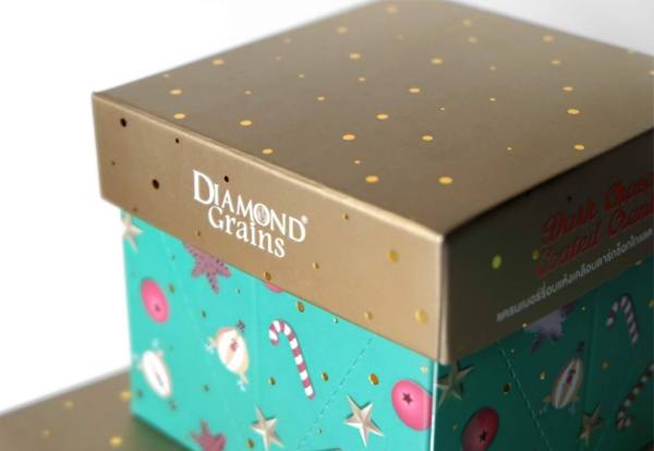 巧克力盒化身圣誕樹！包裝結構創意為顧客帶來的驚喜體驗