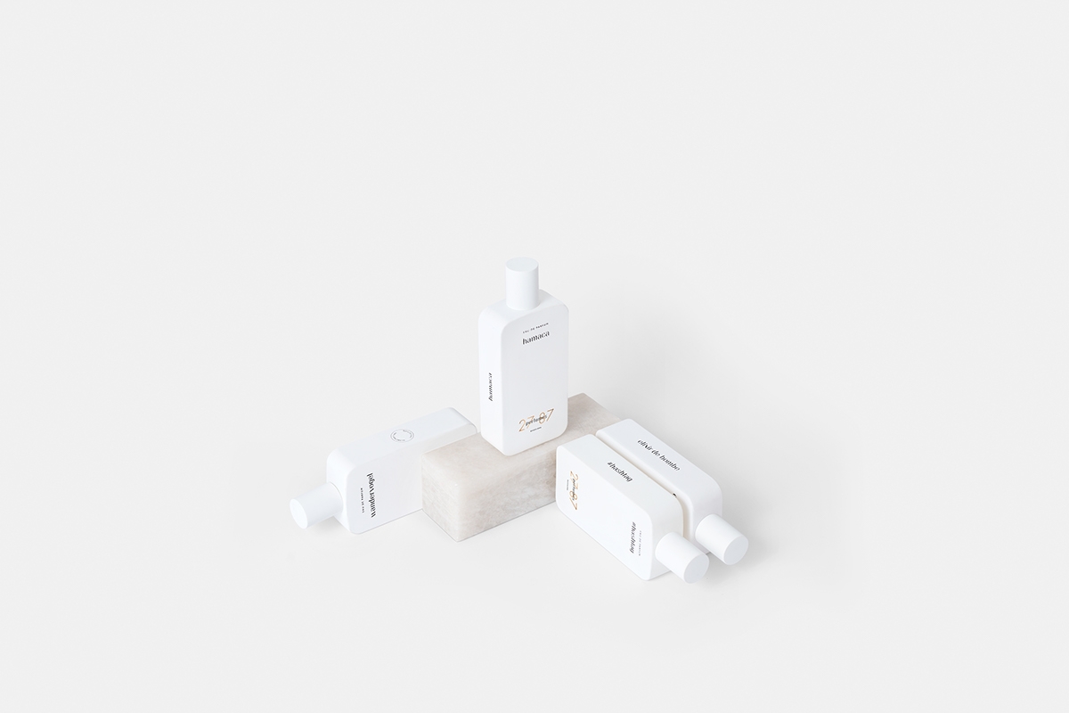 現(xiàn)代化高端香水瓶型與包裝盒設(shè)計(jì)